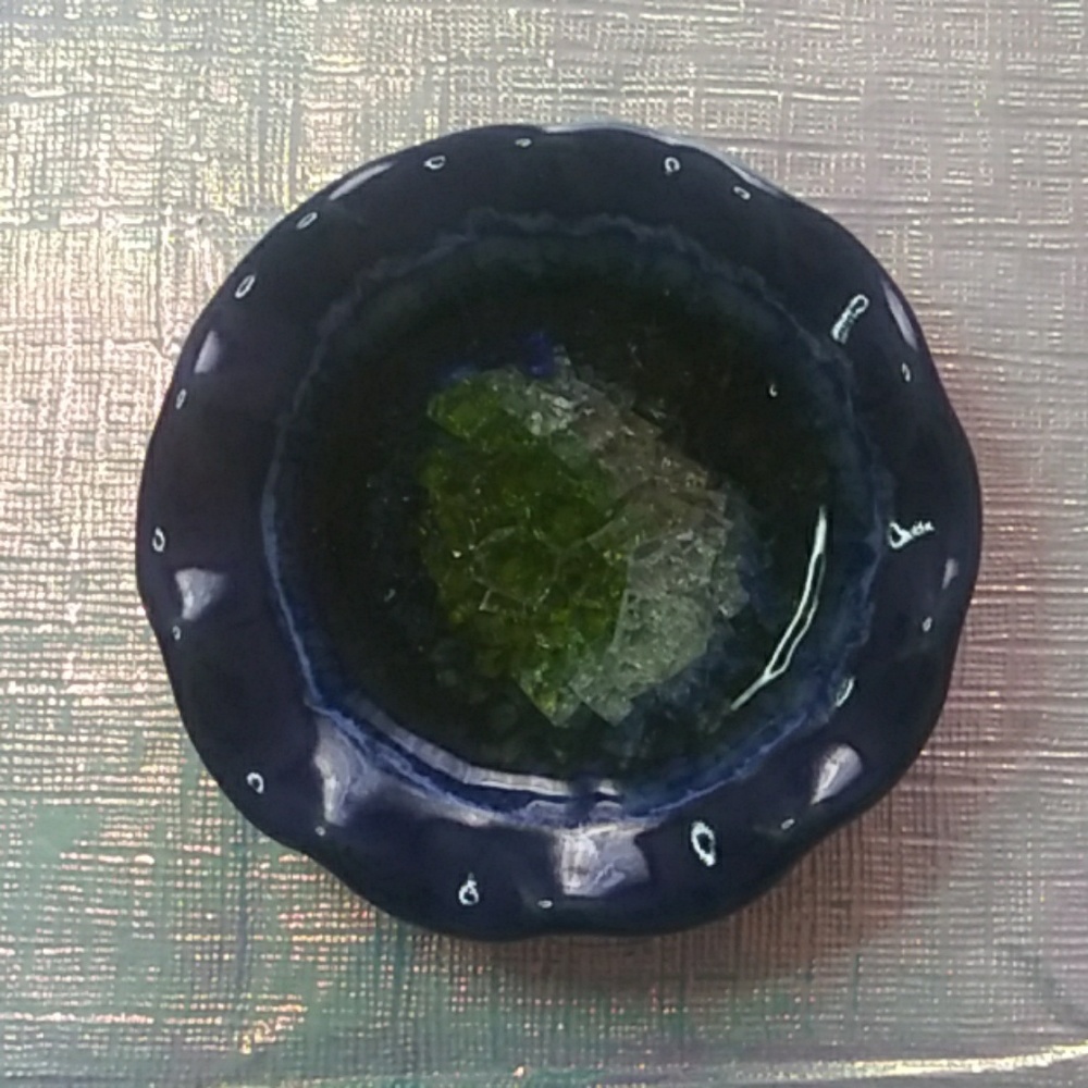 Mini art plate with stand.